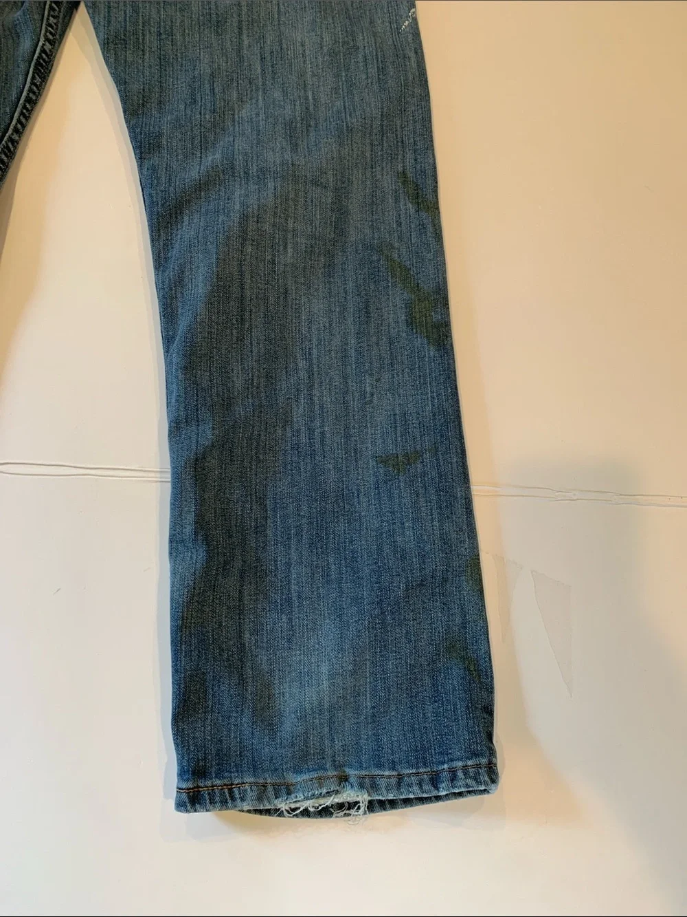 Wrangler Authenitics Men's 36x30 Comfort Flex Waist Relaxed Fit Thrashed Jeans